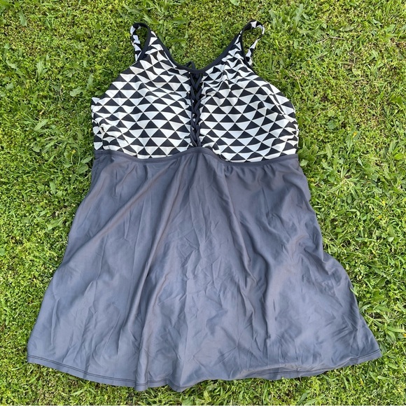 Peekaboo Macrame Cutout Winner Swimdress Swimsuits For All size 26 Preowned swim - Picture 1 of 9